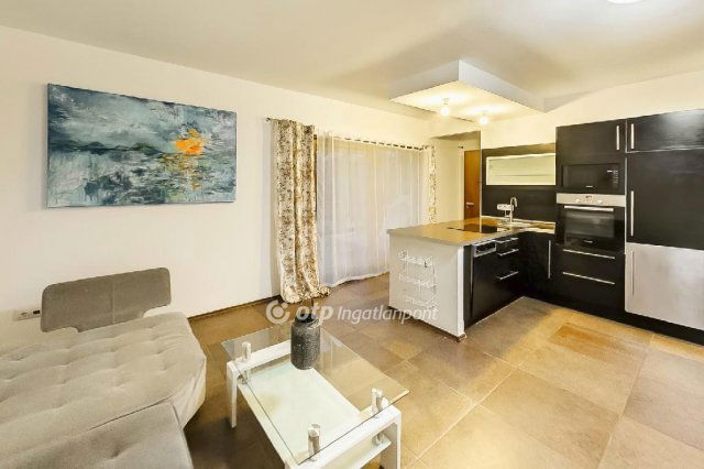 Eladó ikerház, Veresegyházon 119.9 M Ft, 3 szobás