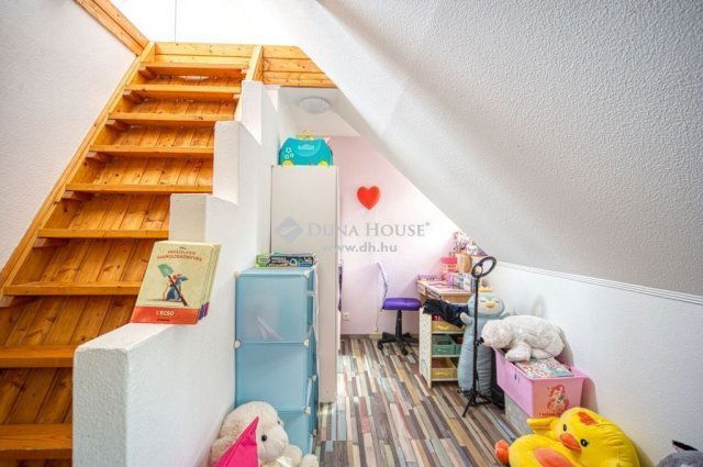 Eladó családi ház, Budapesten, XVIII. kerületben 140 M Ft