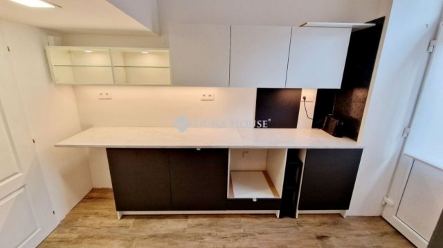 Eladó téglalakás, Budapesten, X. kerületben 48.4 M Ft, 1 szobás