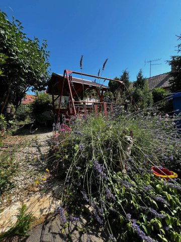 Eladó családi ház, Pécsett 64.9 M Ft, 3+1 szobás