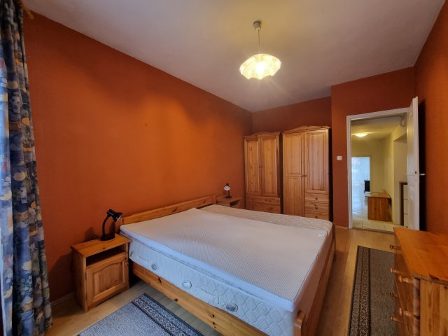 Kiadó téglalakás, albérlet, Pécsett, Alkotmány utcában