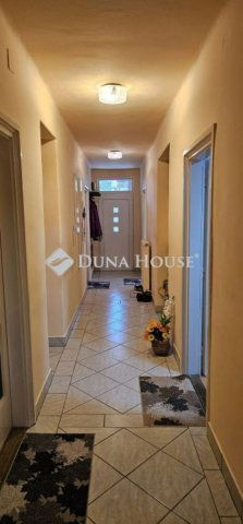Eladó családi ház, Pécsett 65 M Ft, 3 szobás