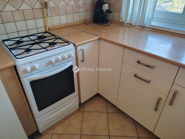 Eladó téglalakás, Székesfehérvárott 61.5 M Ft, 2 szobás