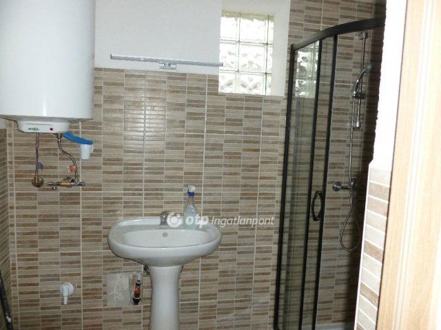 Eladó családi ház, Zalaszentgróton 35.9 M Ft, 2 szobás