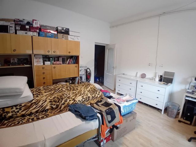 Eladó családi ház, Zsámbokon 47.75 M Ft, 2 szobás