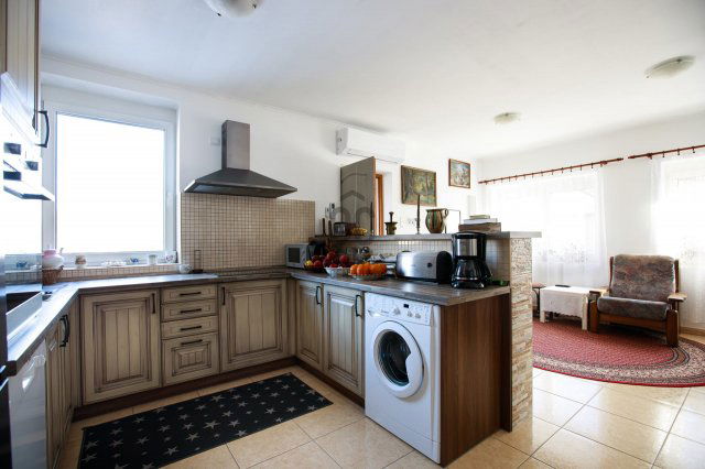 Eladó családi ház, Tahitótfalun 105 M Ft, 4 szobás