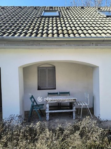 Eladó családi ház, Pápasalamonon 49.9 M Ft, 4 szobás