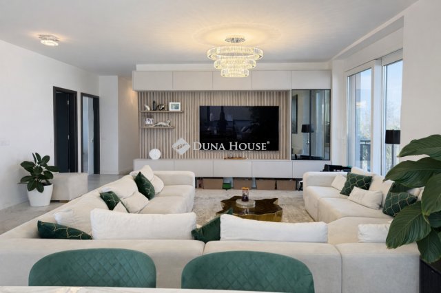 Eladó téglalakás, Budapesten, XV. kerületben 167 M Ft