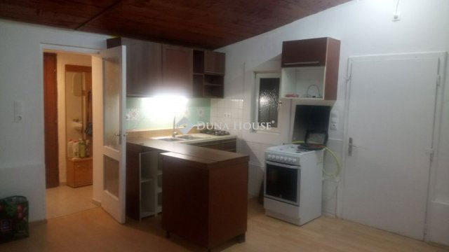 Eladó nyaraló, Biatorbágyon 25 M Ft, 1 szobás
