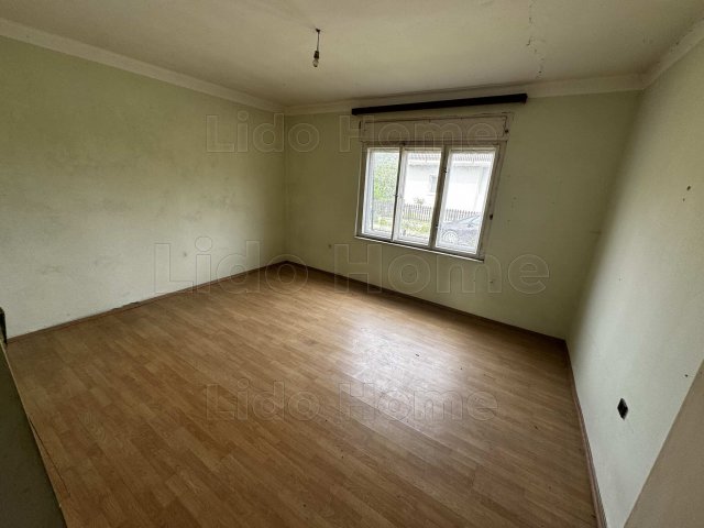 Eladó családi ház, Petriventén 14.9 M Ft, 3 szobás