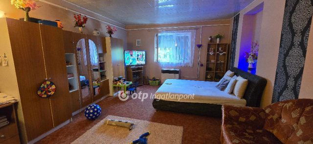 Eladó családi ház, Mikepércsen 44.9 M Ft, 3 szobás