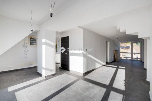 Eladó családi ház, Budapesten, XII. kerületben 838.2 M Ft