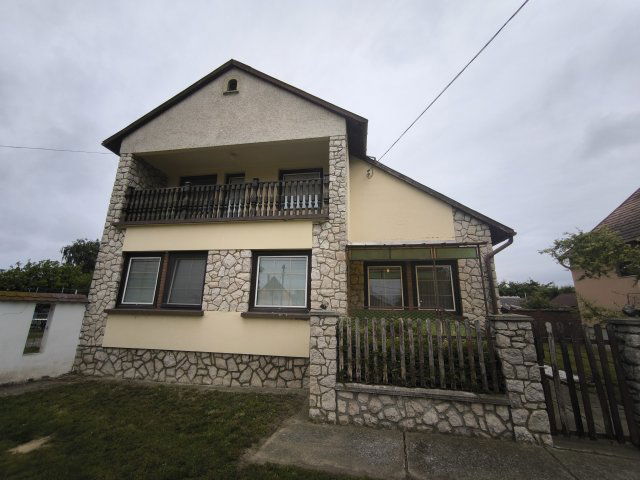 Eladó családi ház, Celldömölkön 49.9 M Ft, 4 szobás
