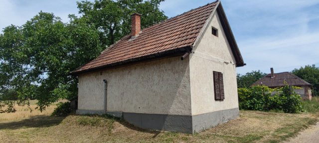 Eladó családi ház, Pilisen 4.8 M Ft, 2 szobás