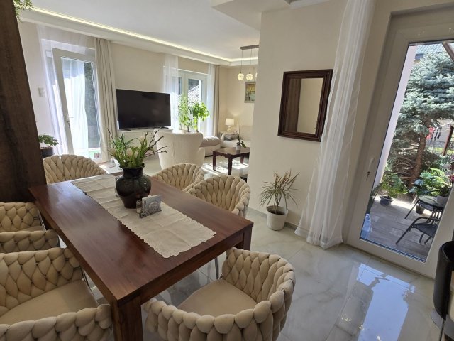 Eladó családi ház, Győrött 215 M Ft, 3 szobás