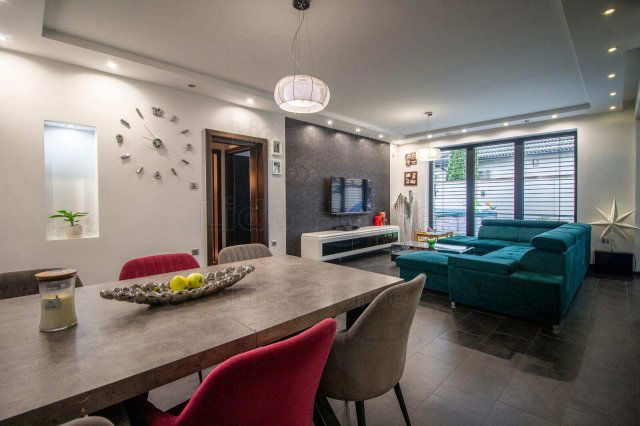 Eladó családi ház, Levélen 127 M Ft, 5 szobás