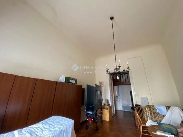Eladó téglalakás, Budapesten, VI. kerületben 85.9 M Ft, 2 szobás