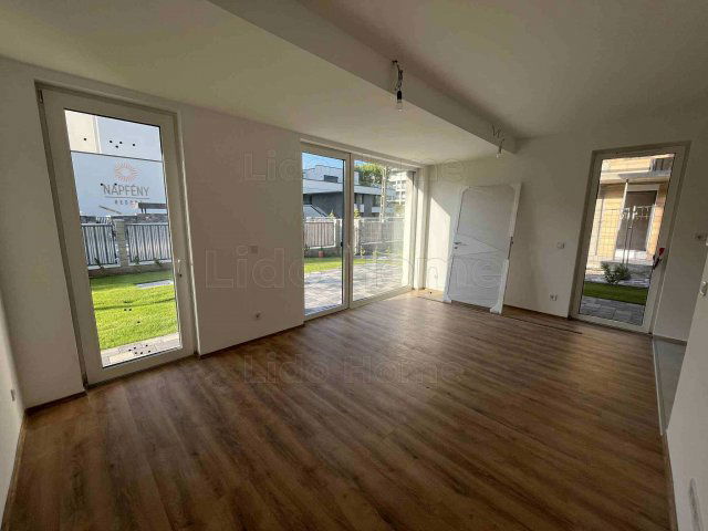 Eladó téglalakás, Balatonlelleén 64.99 M Ft, 2 szobás