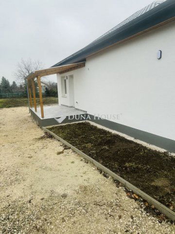 Eladó családi ház, Gárdonyban 84.9 M Ft, 3 szobás