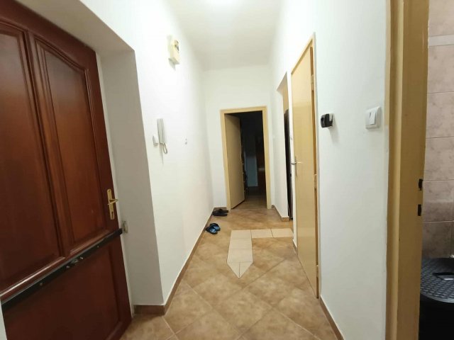 Eladó téglalakás, Komlón, Arany János utcában 17.9 M Ft