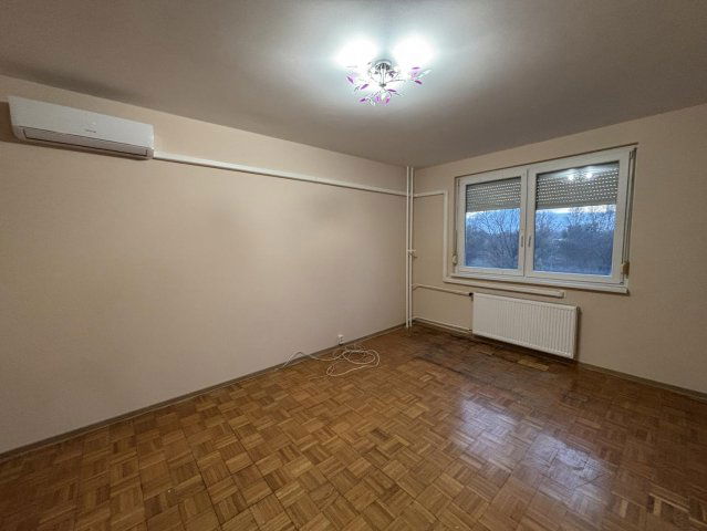 Eladó panellakás, Tatabányán 36.8 M Ft, 2 szobás