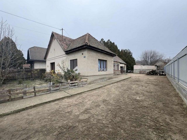 Eladó családi ház, Dabason 34.9 M Ft, 1 szobás