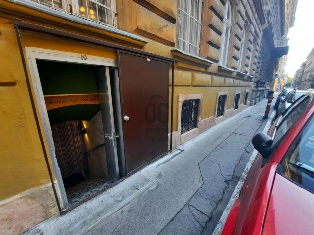 Eladó téglalakás, Budapesten, VI. kerületben 85 M Ft, 5 szobás