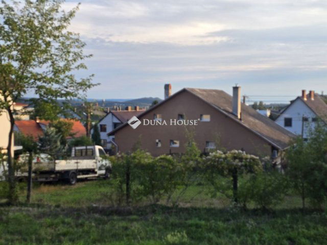 Eladó telek, Balatonfüreden, Tamási Áron utcában 180 M Ft
