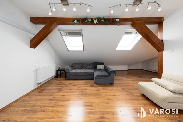 Eladó téglalakás, Szegeden 114.99 M Ft, 4 szobás