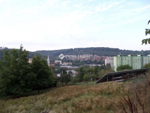 Eladó családi ház, Komlón 80 M Ft, 6 szobás