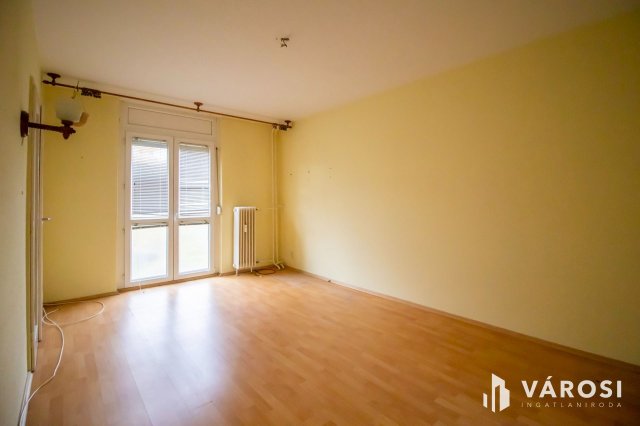 Eladó panellakás, Székesfehérvárott 52 M Ft, 4 szobás