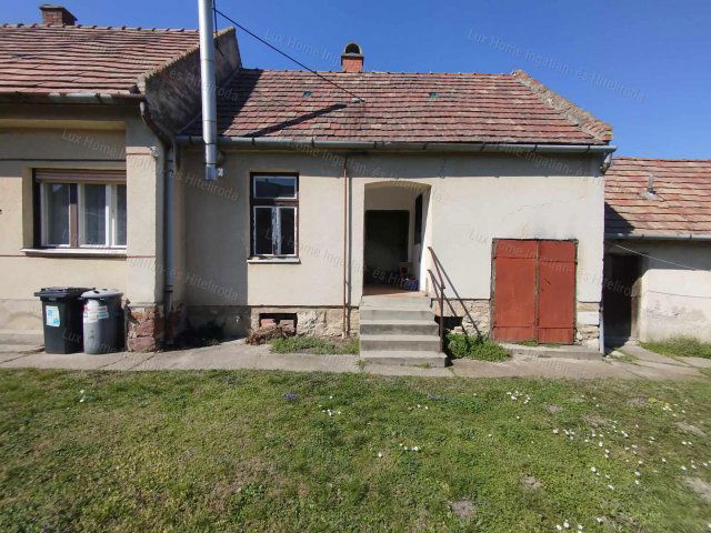 Eladó családi ház, Császáron 42.5 M Ft, 4 szobás