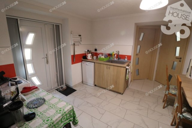 Eladó családi ház, Császártöltésen 24.75 M Ft, 2 szobás