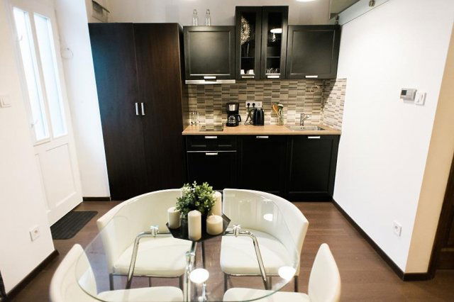 Kiadó téglalakás, albérlet, Budapesten, VI. kerületben