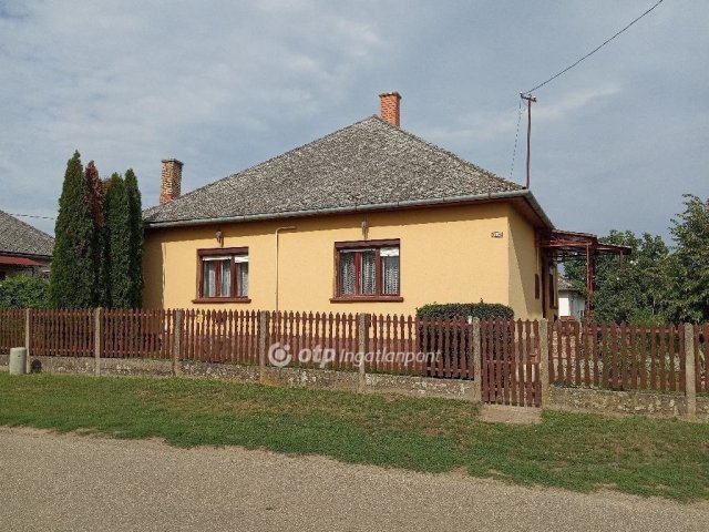 Eladó családi ház, Tiszabercelen 19.9 M Ft, 3 szobás