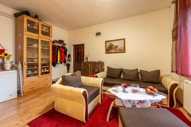 Eladó családi ház, Halásztelken 99.99 M Ft, 10 szobás