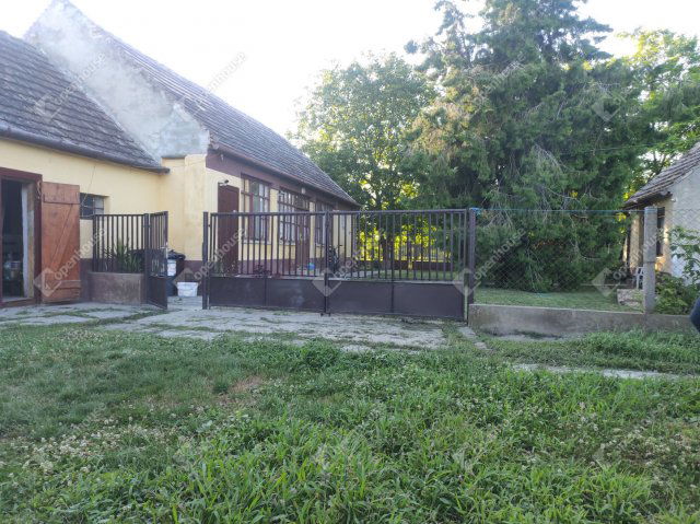 Eladó családi ház, Tárkányban 22.9 M Ft, 2 szobás