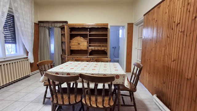 Kiadó családi ház, albérlet, Gyöngyösön 200 E Ft / hó