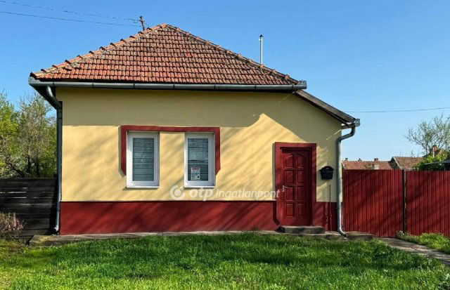 Eladó családi ház, Tiszanánán 12 M Ft, 2+1 szobás
