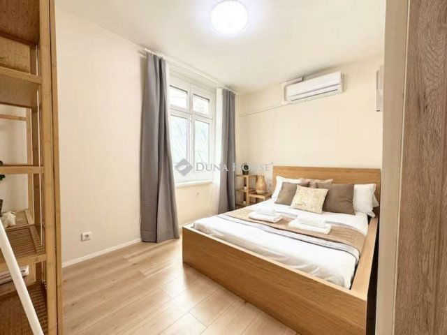 Eladó téglalakás, Budapesten, VI. kerületben 102.9 M Ft