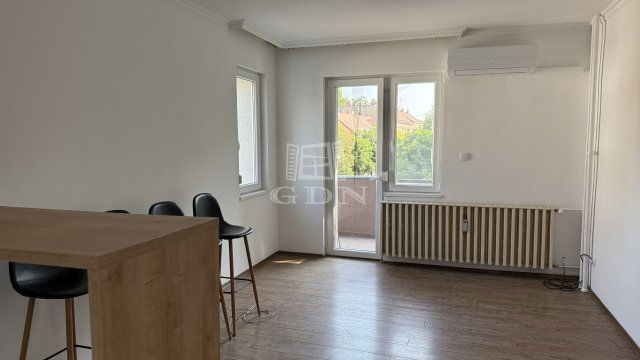Kiadó téglalakás, albérlet, Szegeden 180 E Ft / hó, 2+1 szobás