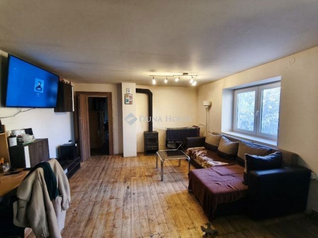 Eladó ikerház, Pécsett 37 M Ft, 2 szobás / költözzbe.hu