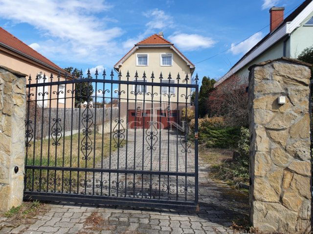 Kiadó családi ház, albérlet, Székesfehérvárott 460 E Ft / hó