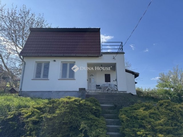 Eladó családi ház, Kulcson 37.6 M Ft, 3 szobás