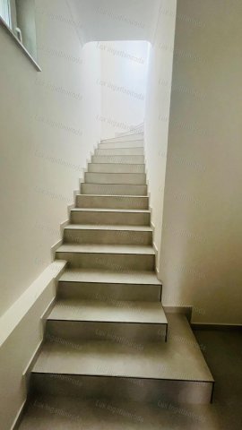 Eladó családi ház, Komáromban 87 M Ft, 4 szobás