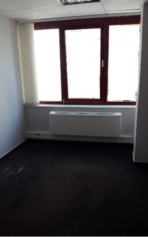 Kiadó iroda, Győrött, Mester utcában 35 E Ft / hó