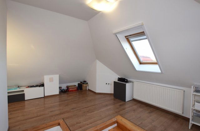 Eladó téglalakás, Debrecenben 79 M Ft, 3+1 szobás