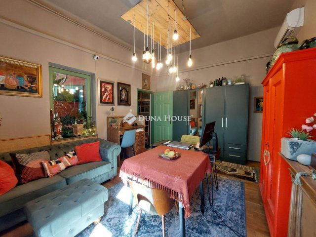 Eladó téglalakás, Budapesten, VII. kerületben 99 M Ft, 2 szobás