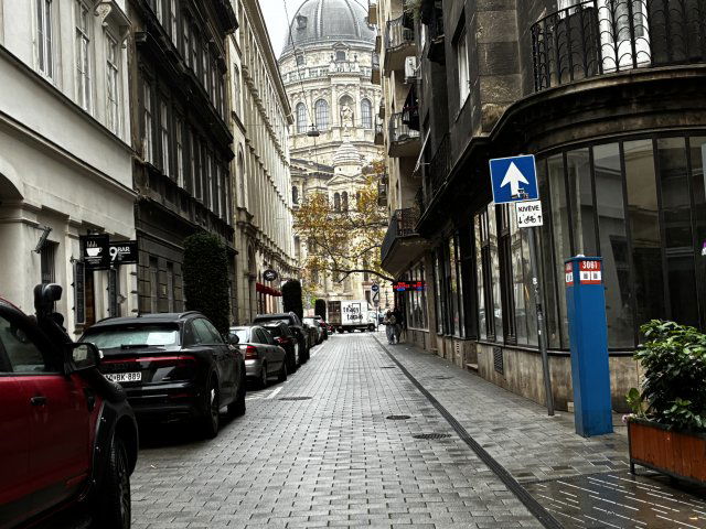 Eladó téglalakás, Budapesten, VI. kerületben, Lázár utcában