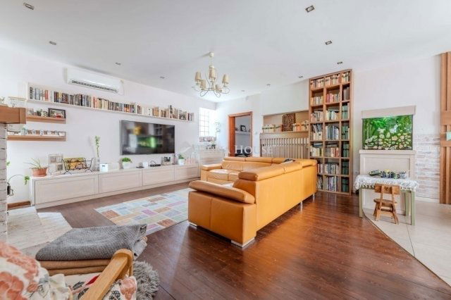 Eladó családi ház, Szegeden 199 M Ft, 7 szobás